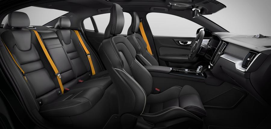 Интерьер Volvo S60 T8 Polestar Engineered 2018 года  (WW) (фото 2 из 51)